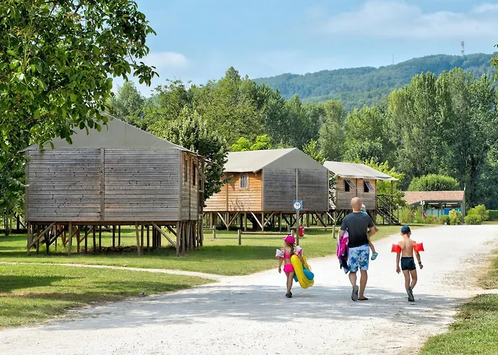 Les Ondines Kamp alanı Souillac