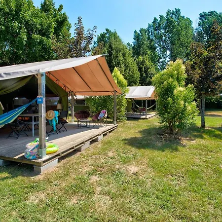 Campsite Domaine Residentiel De Plein Air Les Ondines Souillac